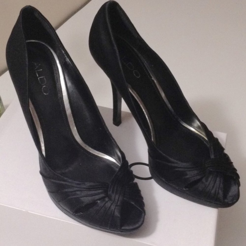 Aldo Women’s High heel shoe- Stiletto heel. 39